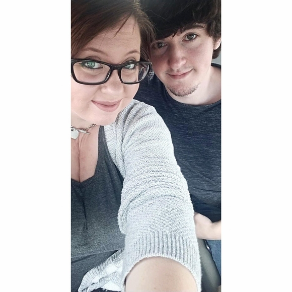 Meet your Posher, Ayla - Picture 1 of 1